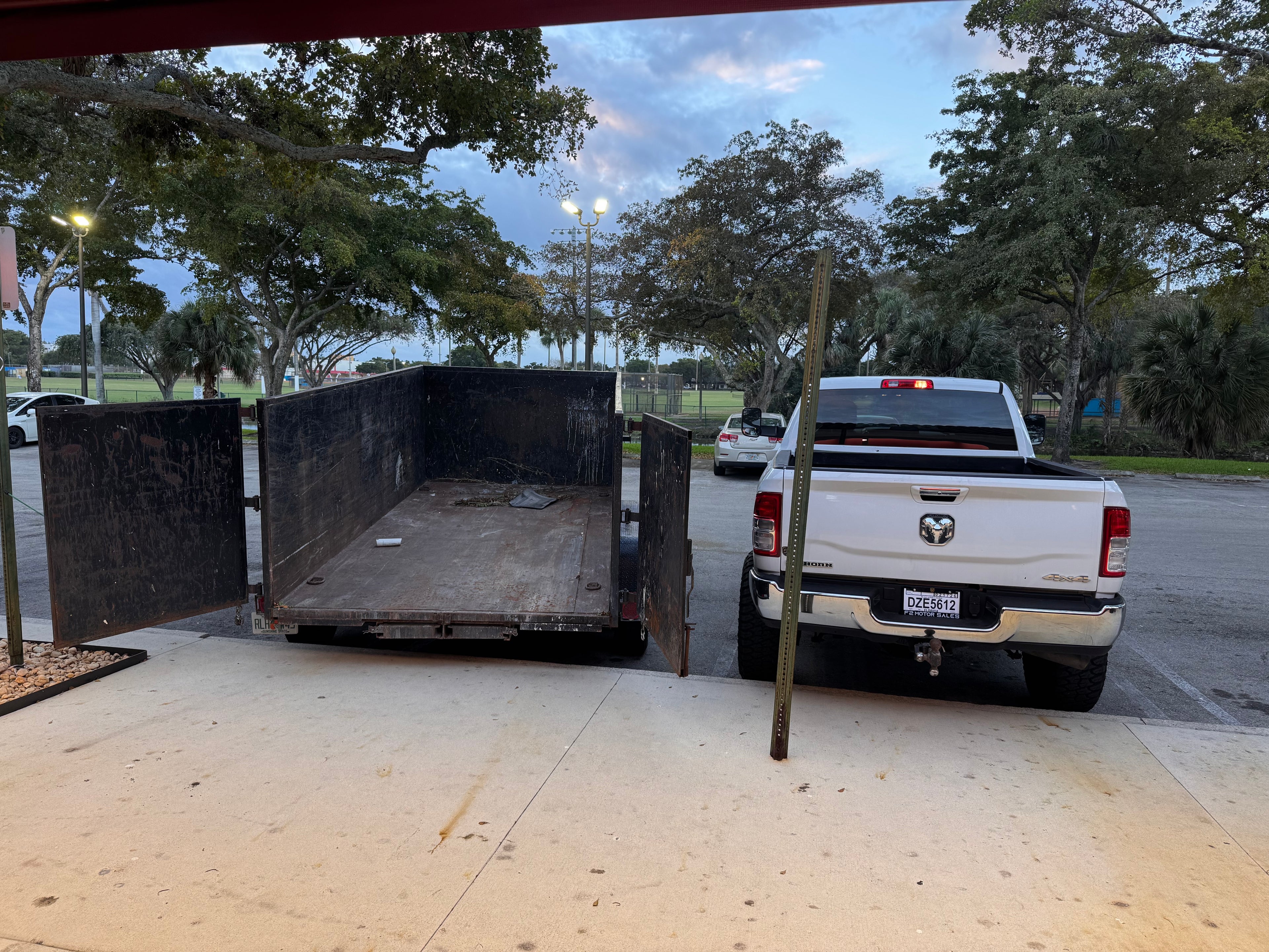 Large Removal – 17ft Trailer